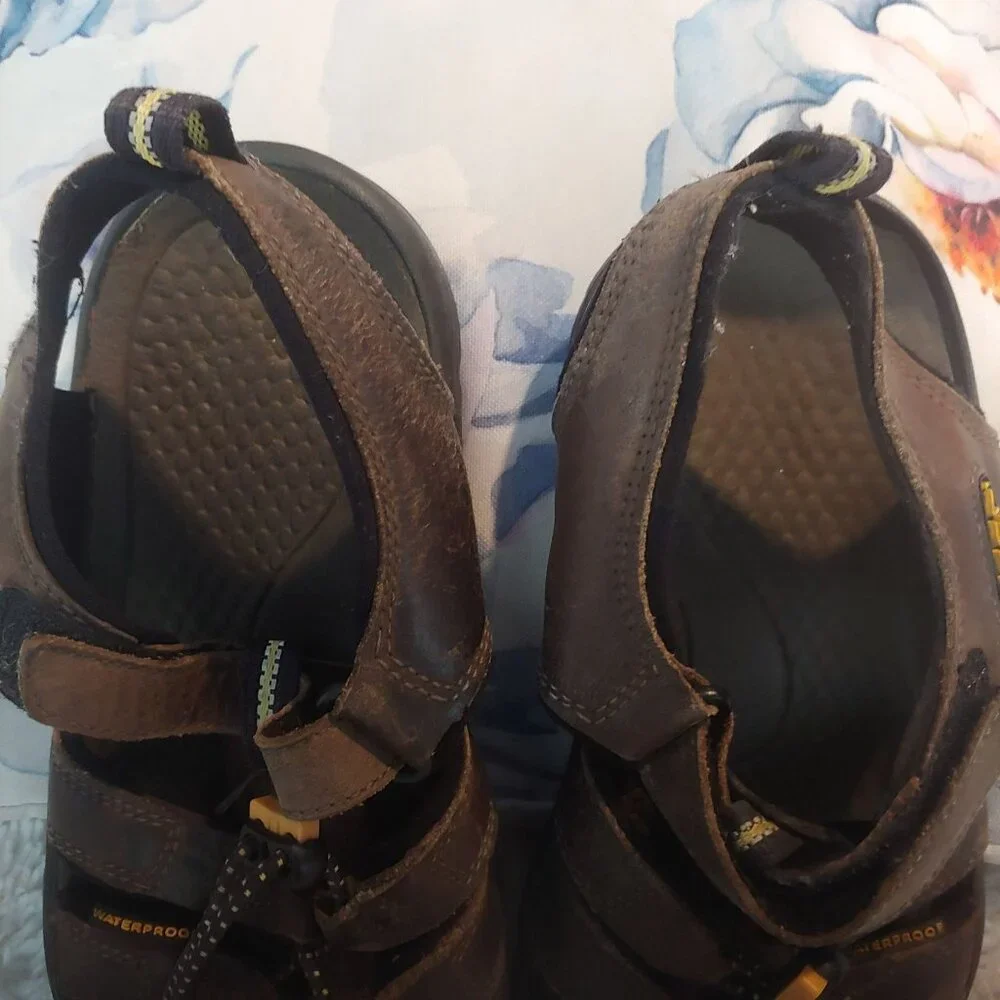 Keen Mens 5 Brown Hiking Fishing Camping Comfort Casual Closed Toe Strap Sandal
